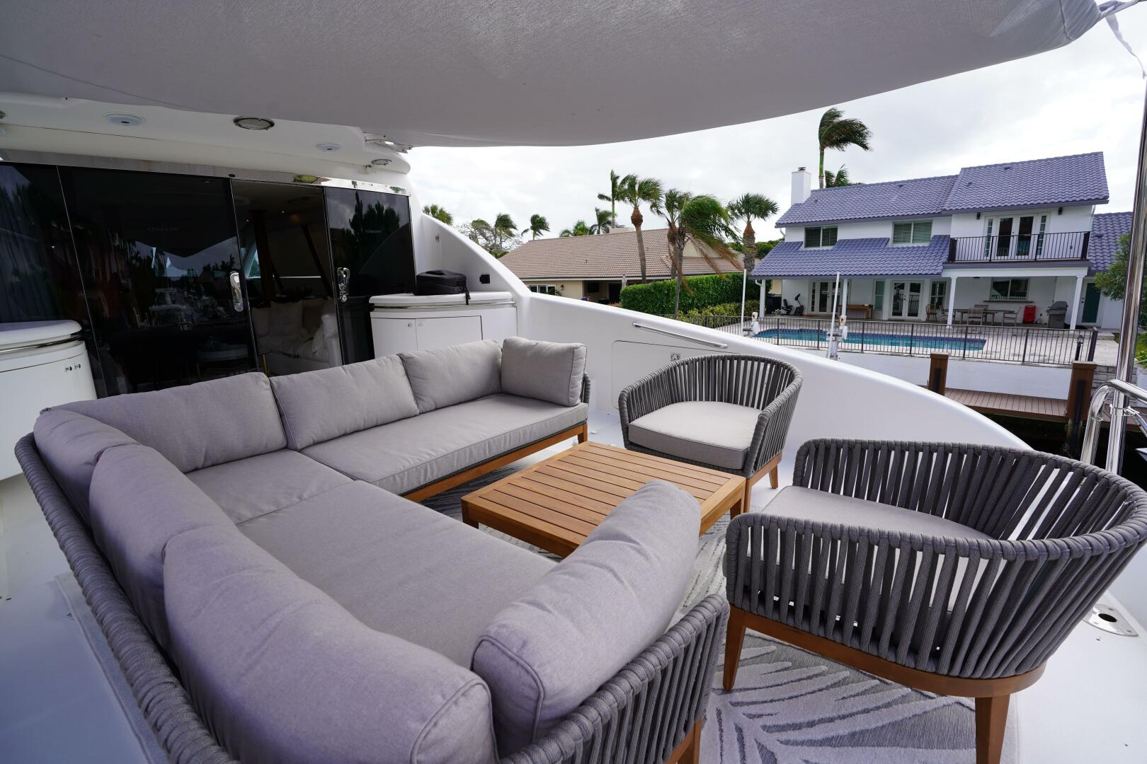 Slide: The Image of Lazzara Yachts 80 2004 - 4876300