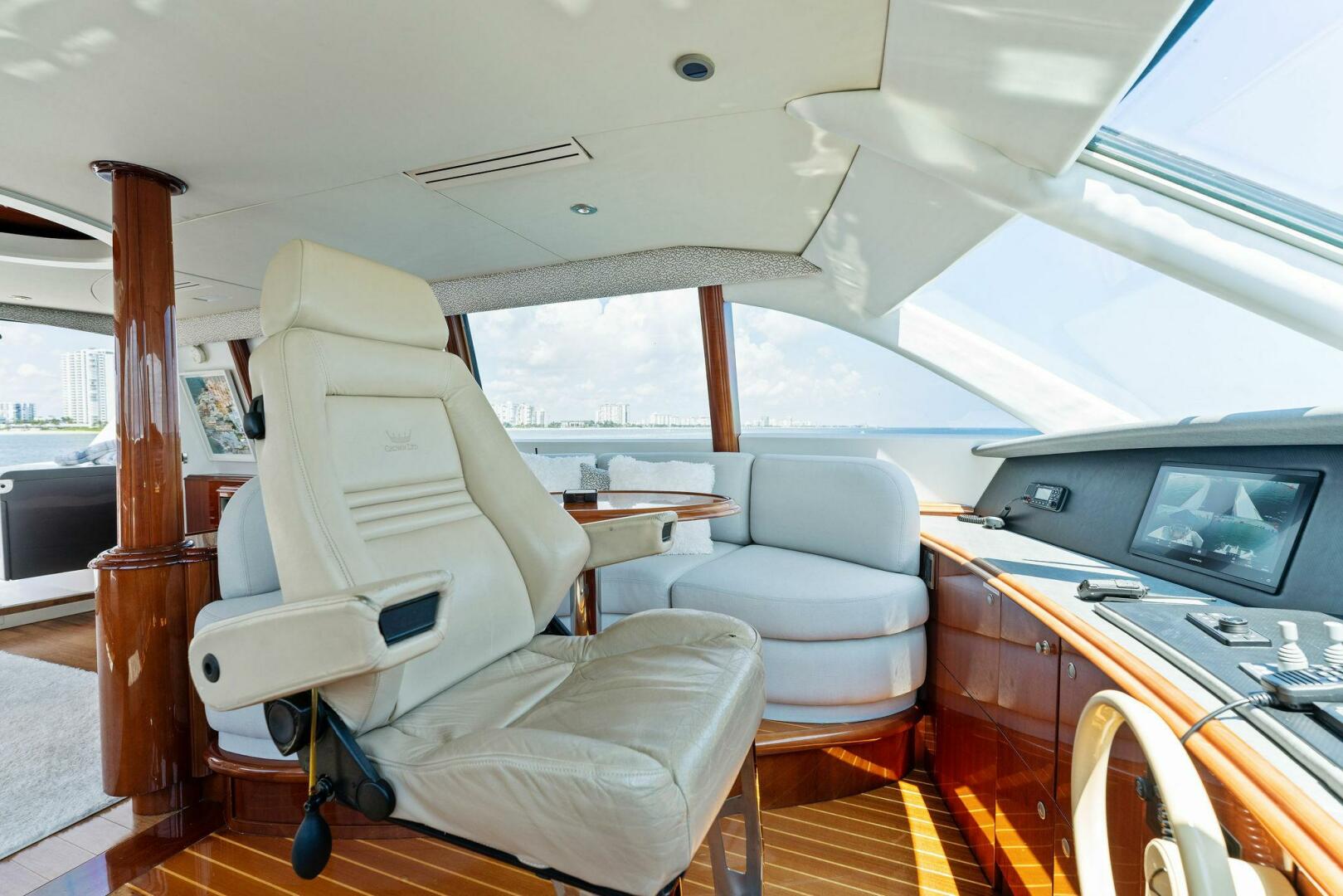 Slide: The Image of Lazzara Yachts 80 2004 - 4083713