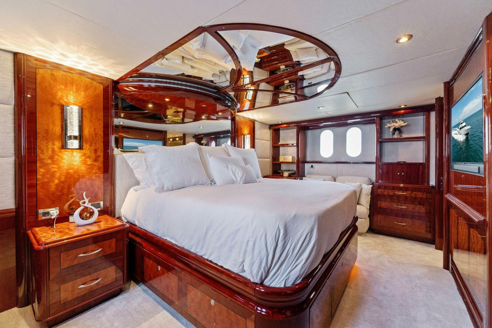 Slide: The Image of Lazzara Yachts 80 2004 - 4083821