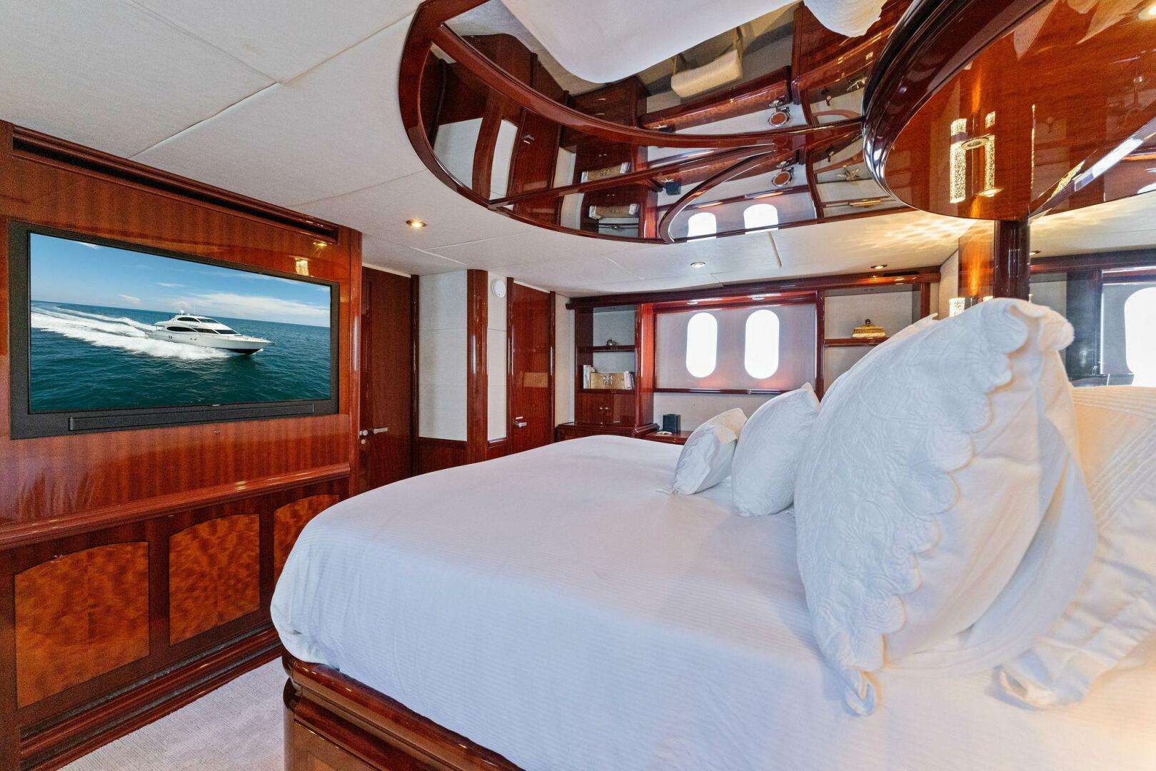 Slide: The Image of Lazzara Yachts 80 2004 - 4083776