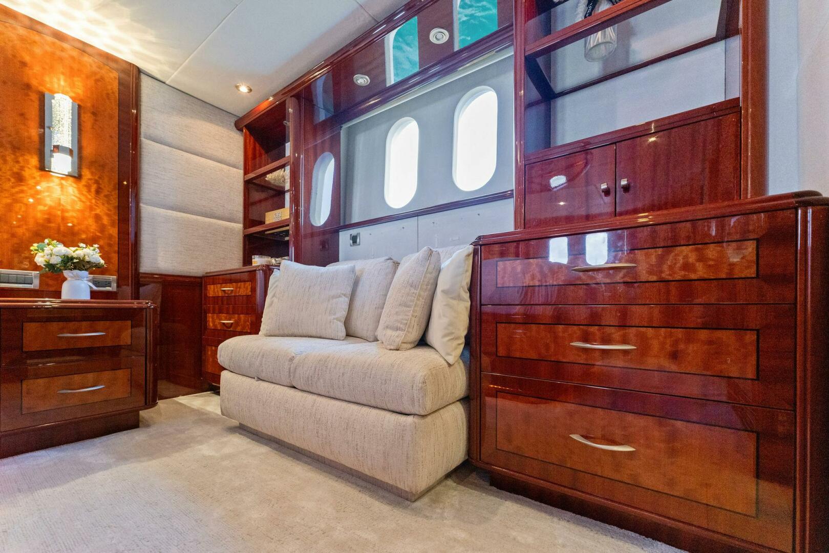 Slide: The Image of Lazzara Yachts 80 2004 - 4083791