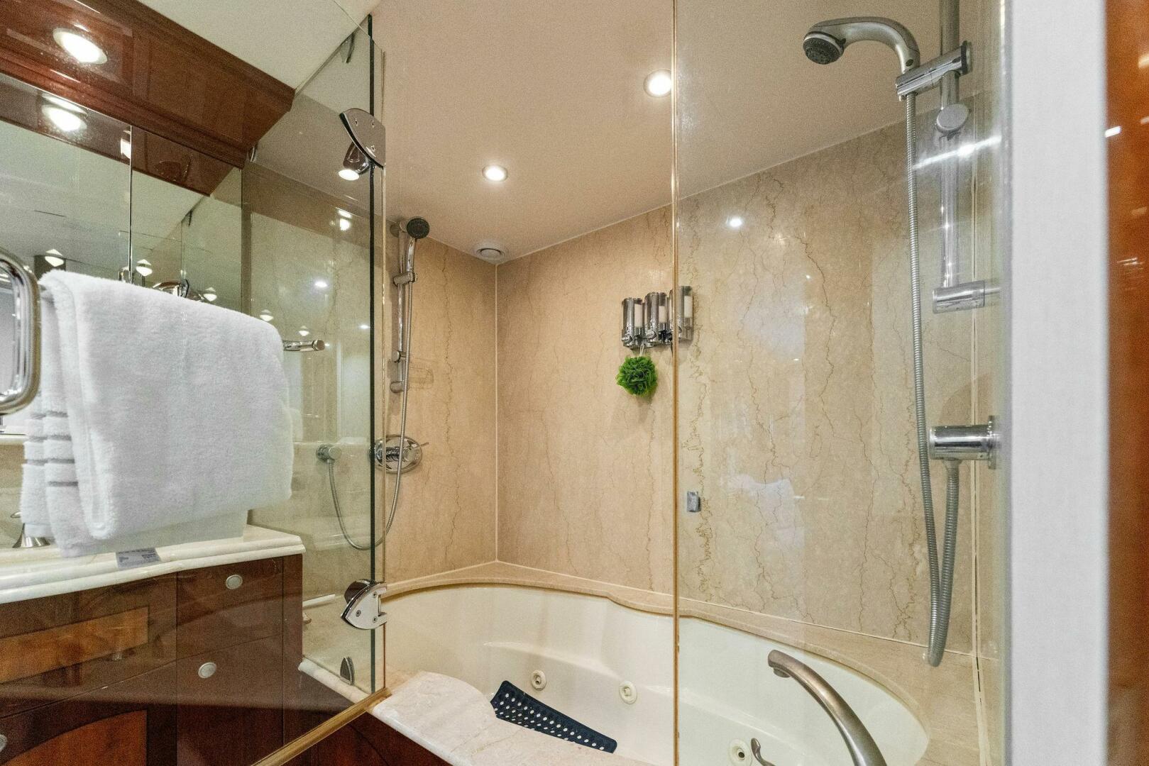 Slide: The Image of Lazzara Yachts 80 2004 - 4083746