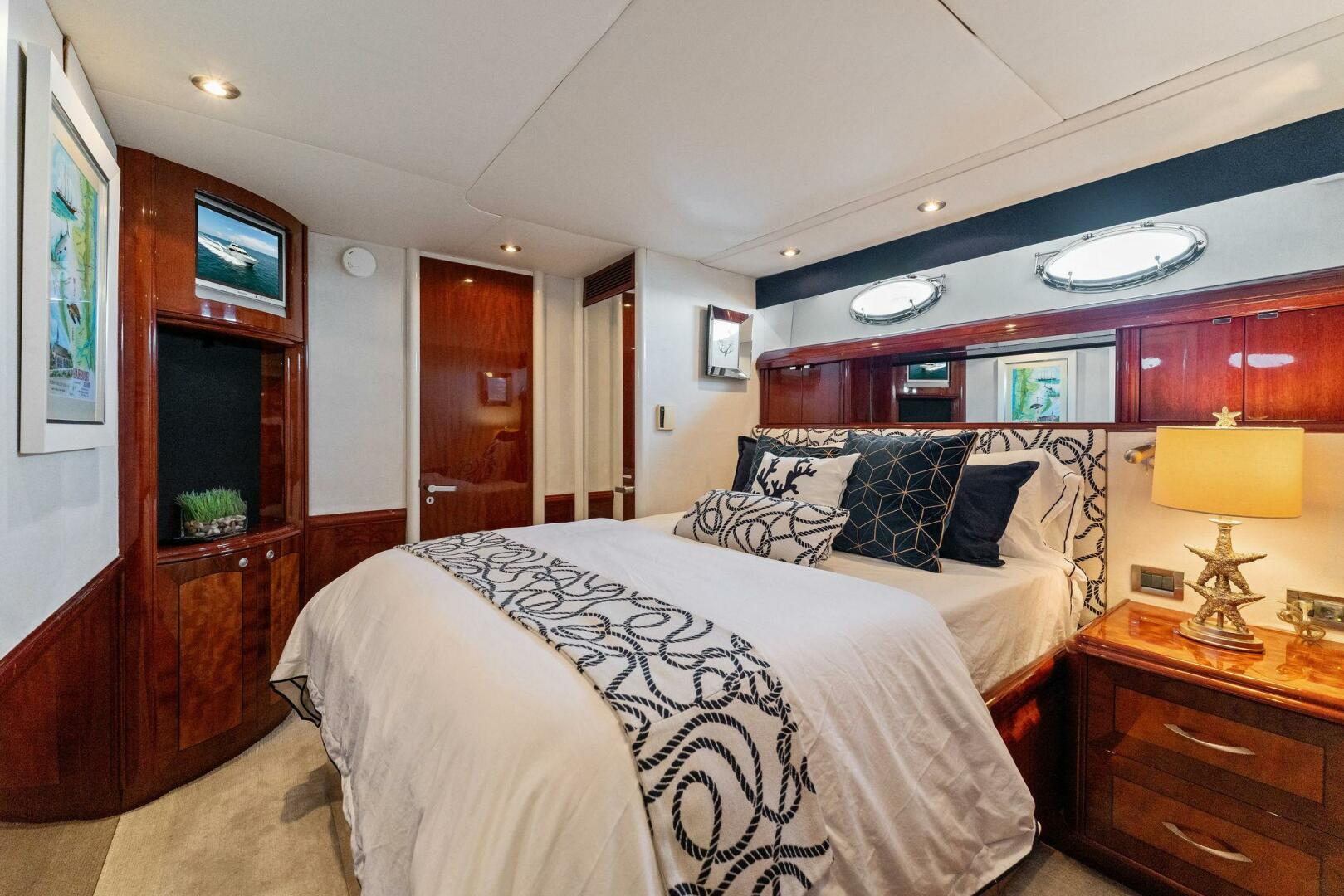 Slide: The Image of Lazzara Yachts 80 2004 - 4083728