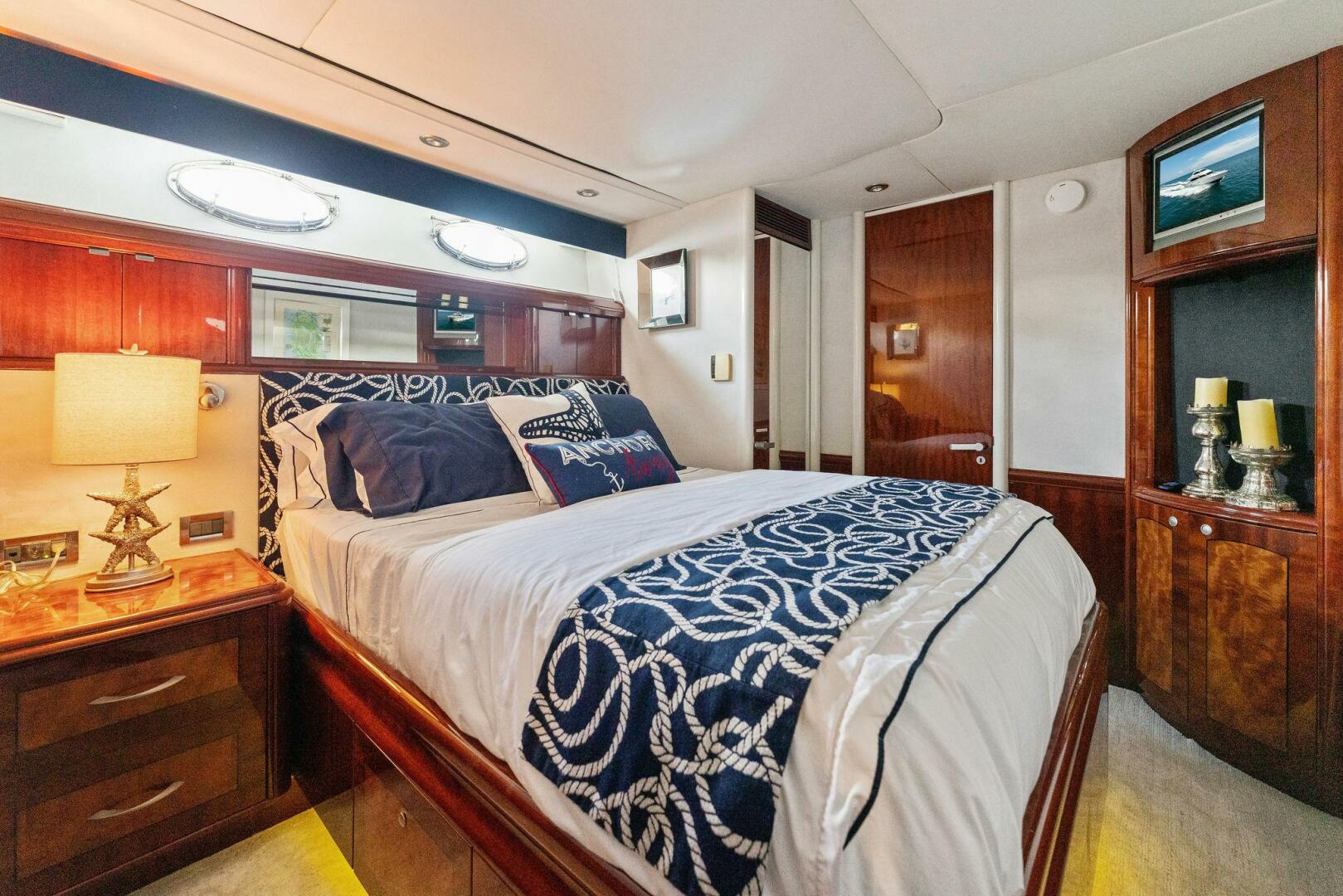 Slide: The Image of Lazzara Yachts 80 2004 - 4083749