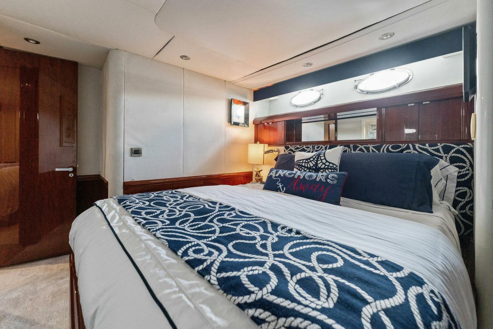 Slide: The Image of Lazzara Yachts 80 2004 - 4083761