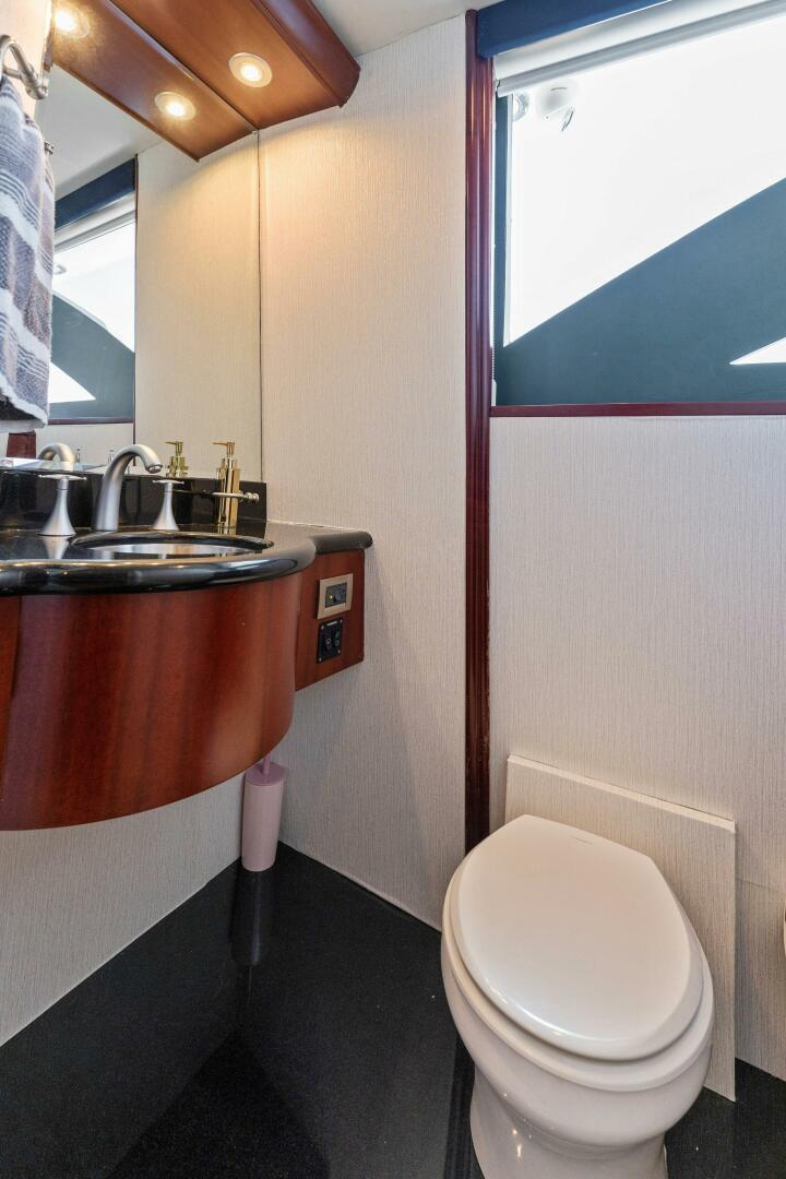Slide: The Image of Lazzara Yachts 80 2004 - 4083820