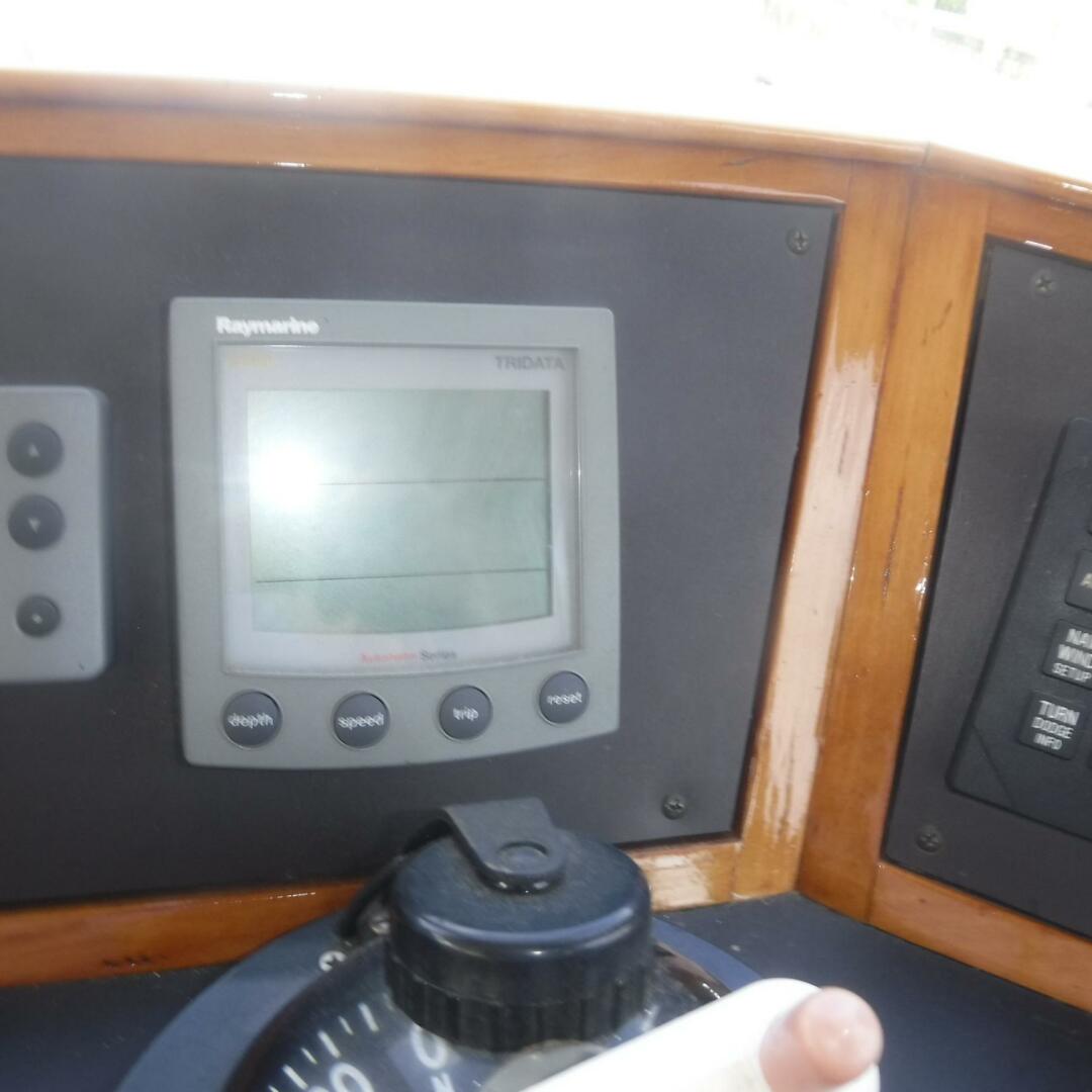 Slide: The Image of Legacy Flybridge Sedan 1998 - 4864403