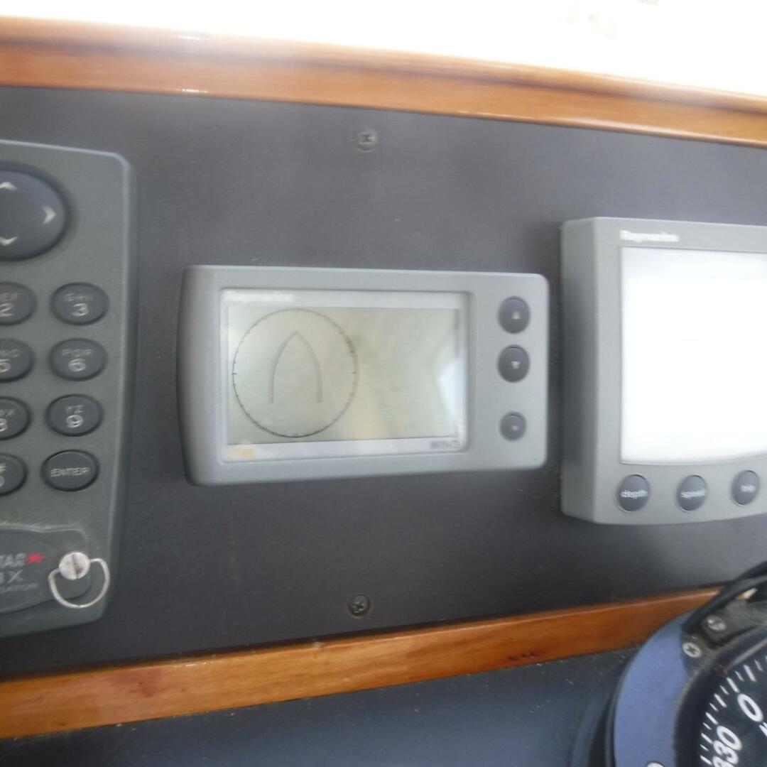 Slide: The Image of Legacy Flybridge Sedan 1998 - 4864404
