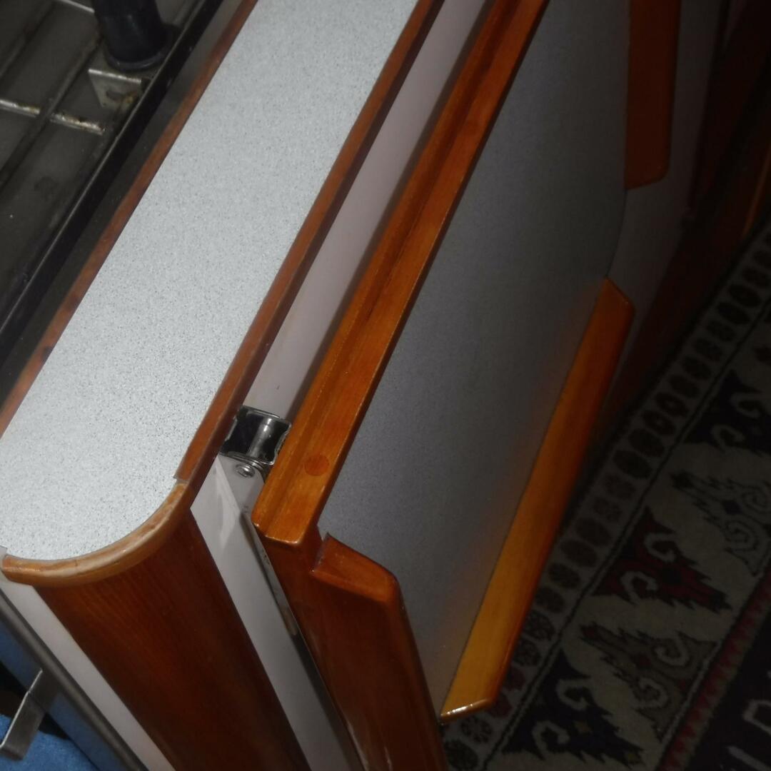 Slide: The Image of Legacy Flybridge Sedan 1998 - 4864430