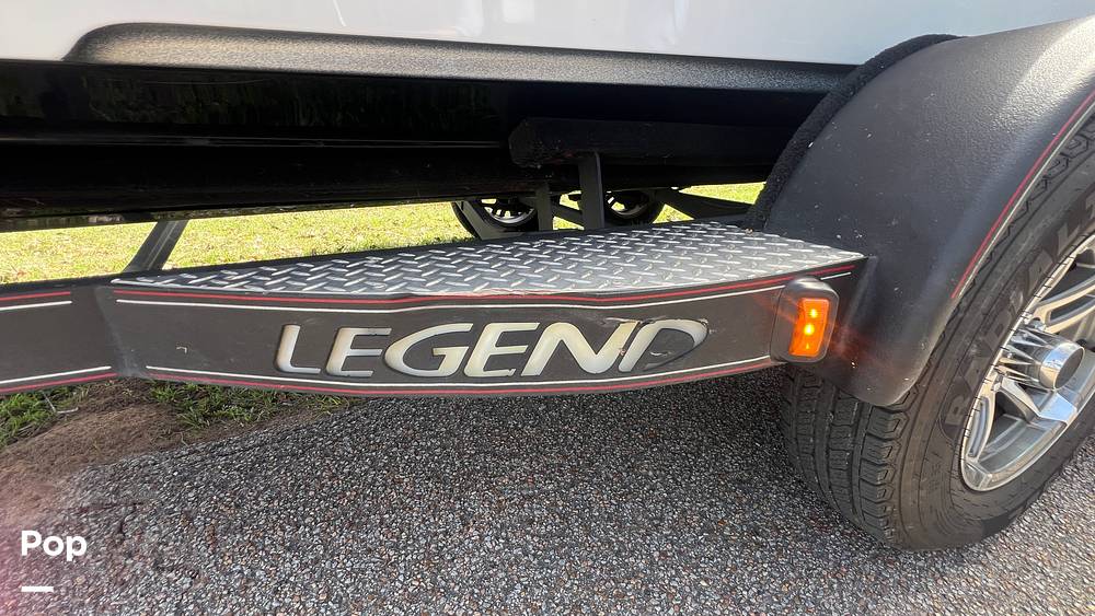 Slide: The Image of Legend Alpha 211DCX 2012 - 15155023