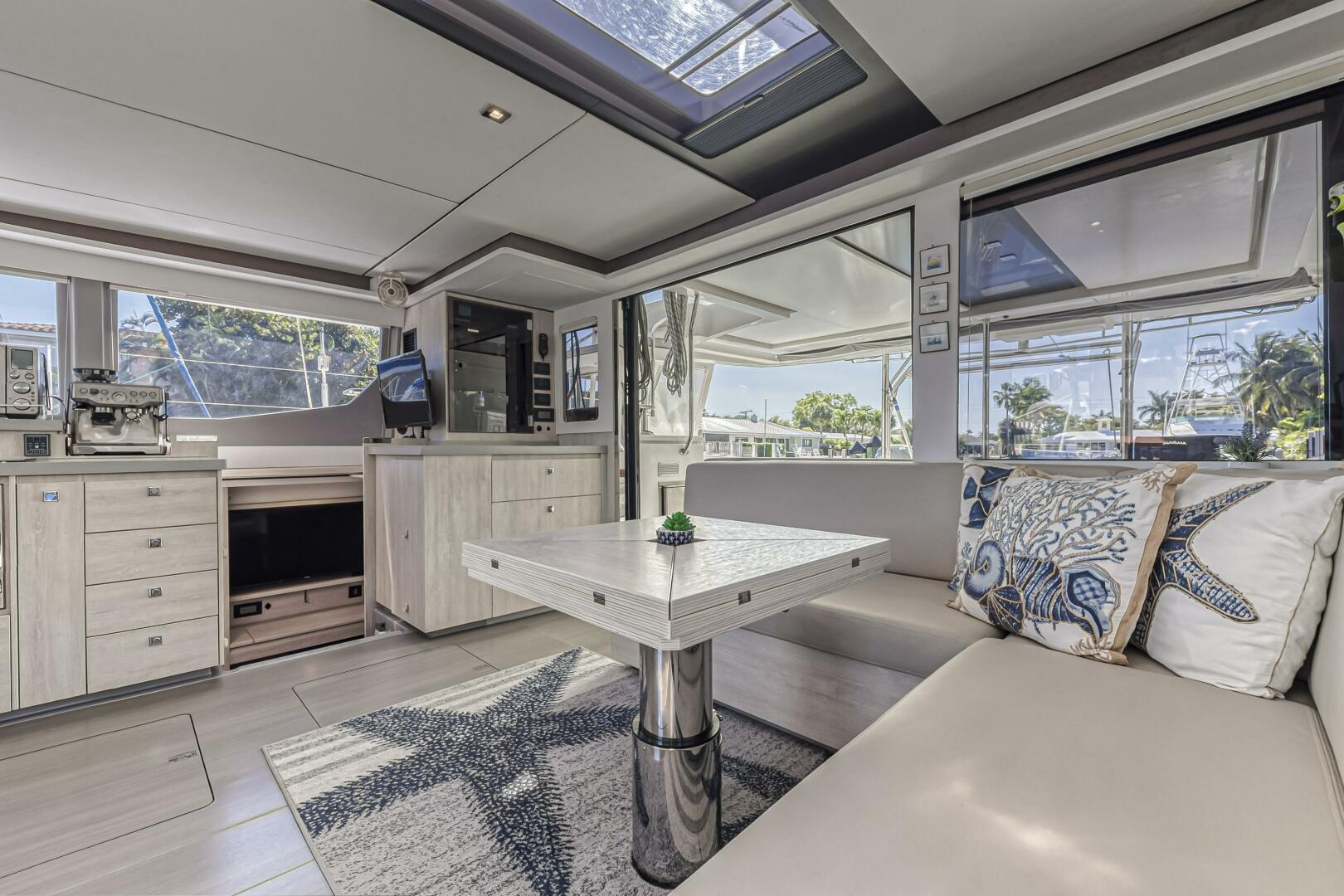 Slide: The Image of Leopard 45 2019 - 5257638