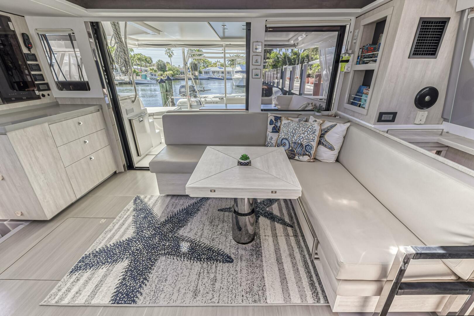 Slide: The Image of Leopard 45 2019 - 5257640