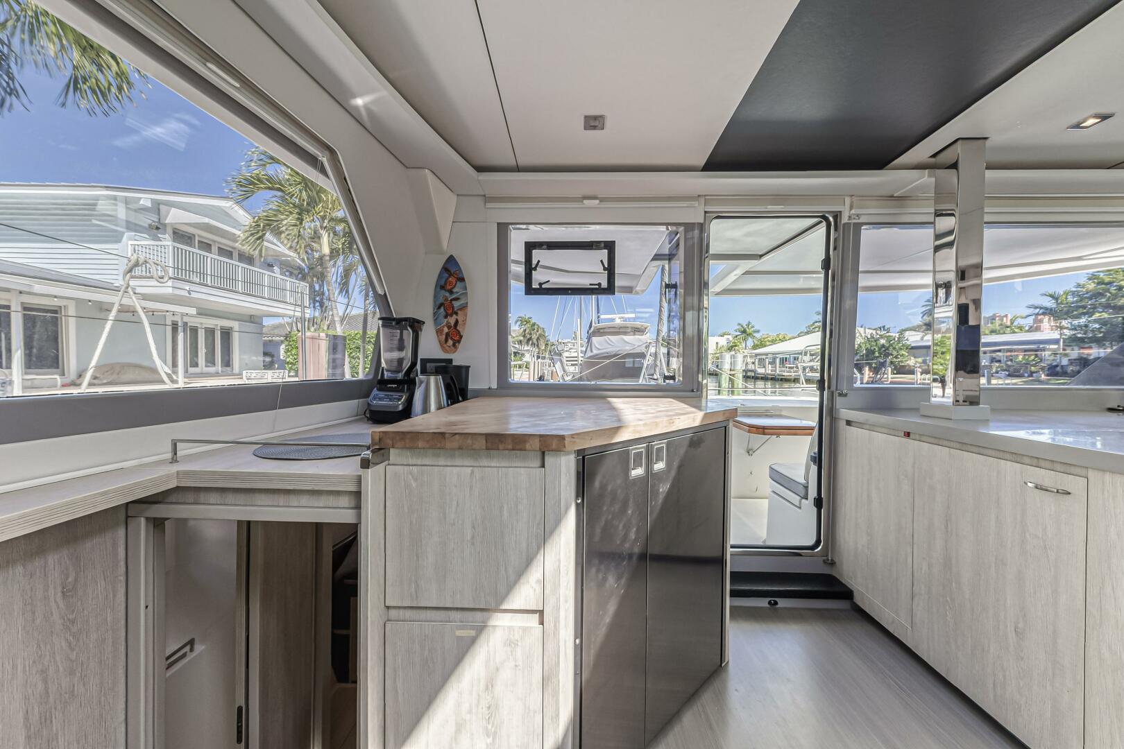 Slide: The Image of Leopard 45 2019 - 5257643