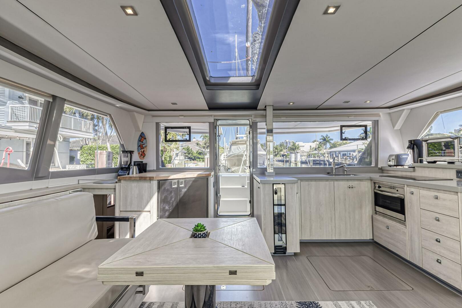 Slide: The Image of Leopard 45 2019 - 5257644