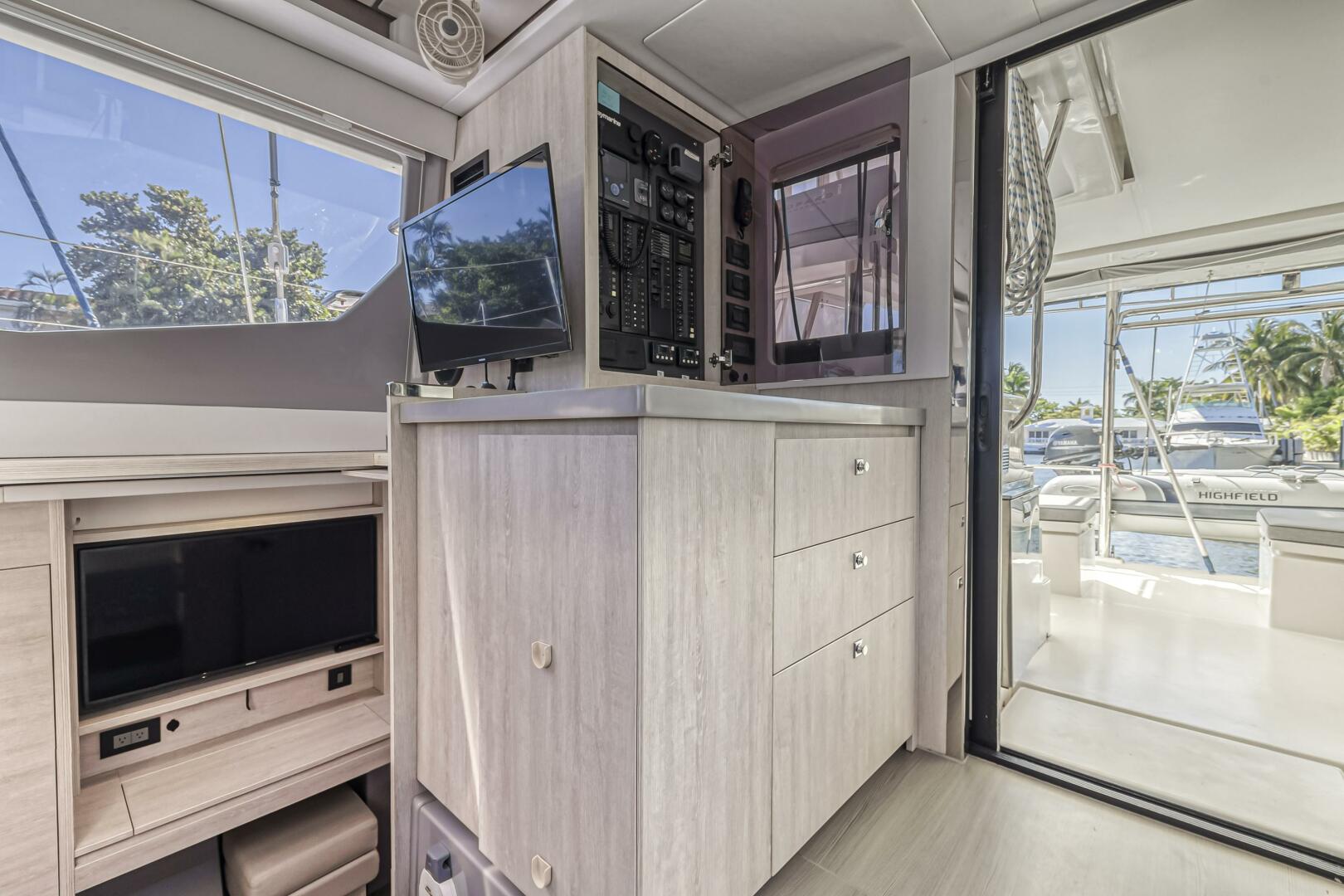 Slide: The Image of Leopard 45 2019 - 5257647