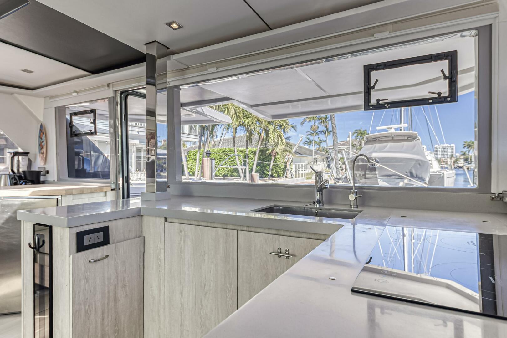 Slide: The Image of Leopard 45 2019 - 5257650