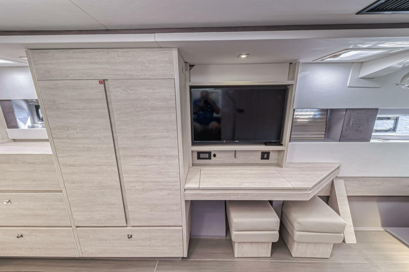 Slide: The Image of Leopard 45 2019 - 5257657