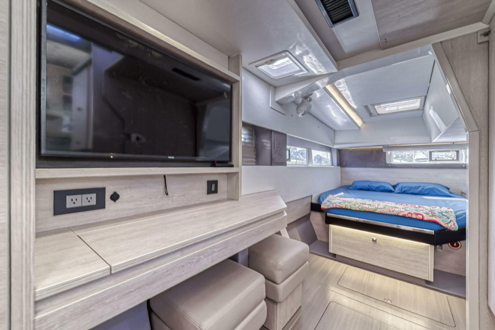 Slide: The Image of Leopard 45 2019 - 5257659