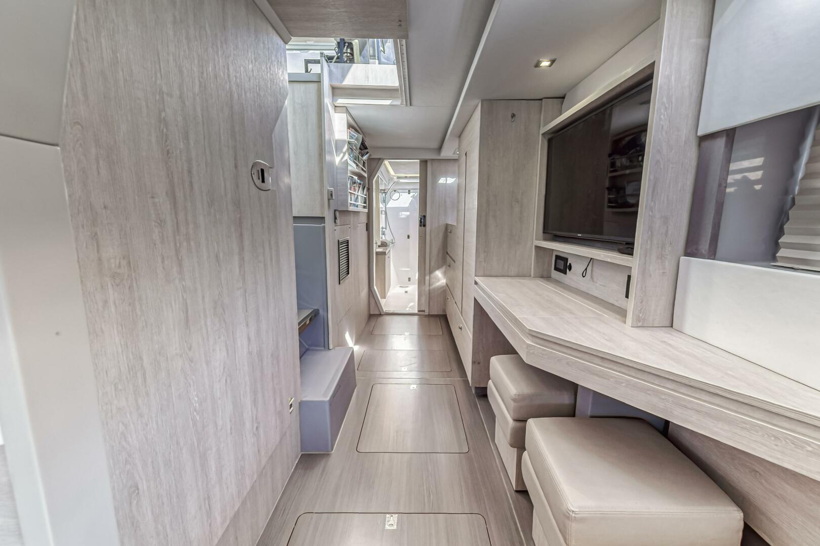 Slide: The Image of Leopard 45 2019 - 5257662