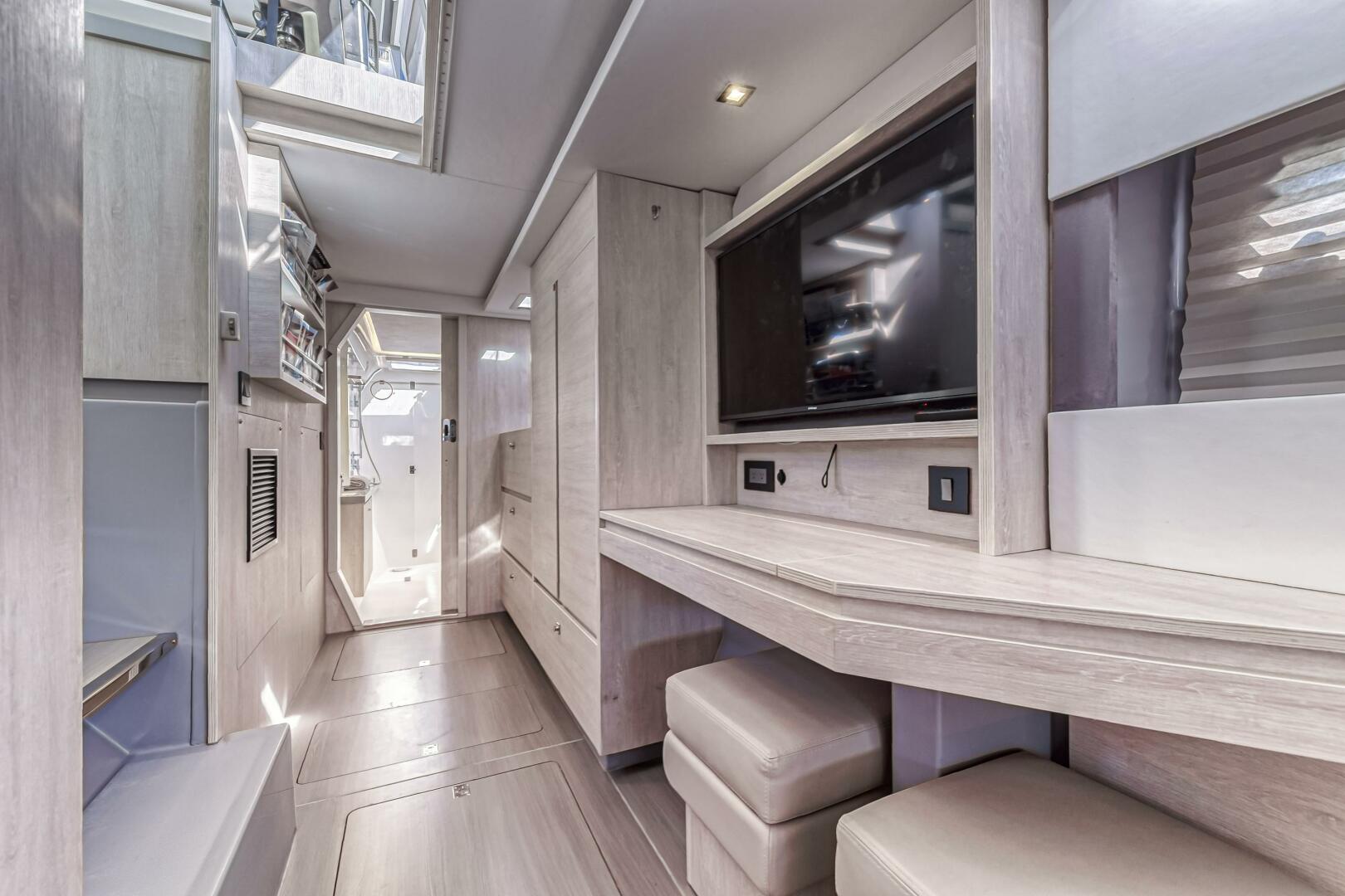 Slide: The Image of Leopard 45 2019 - 5257663