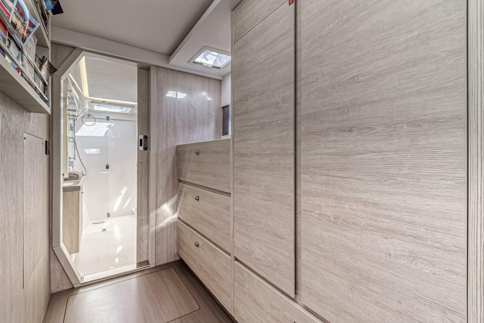 Slide: The Image of Leopard 45 2019 - 5257665