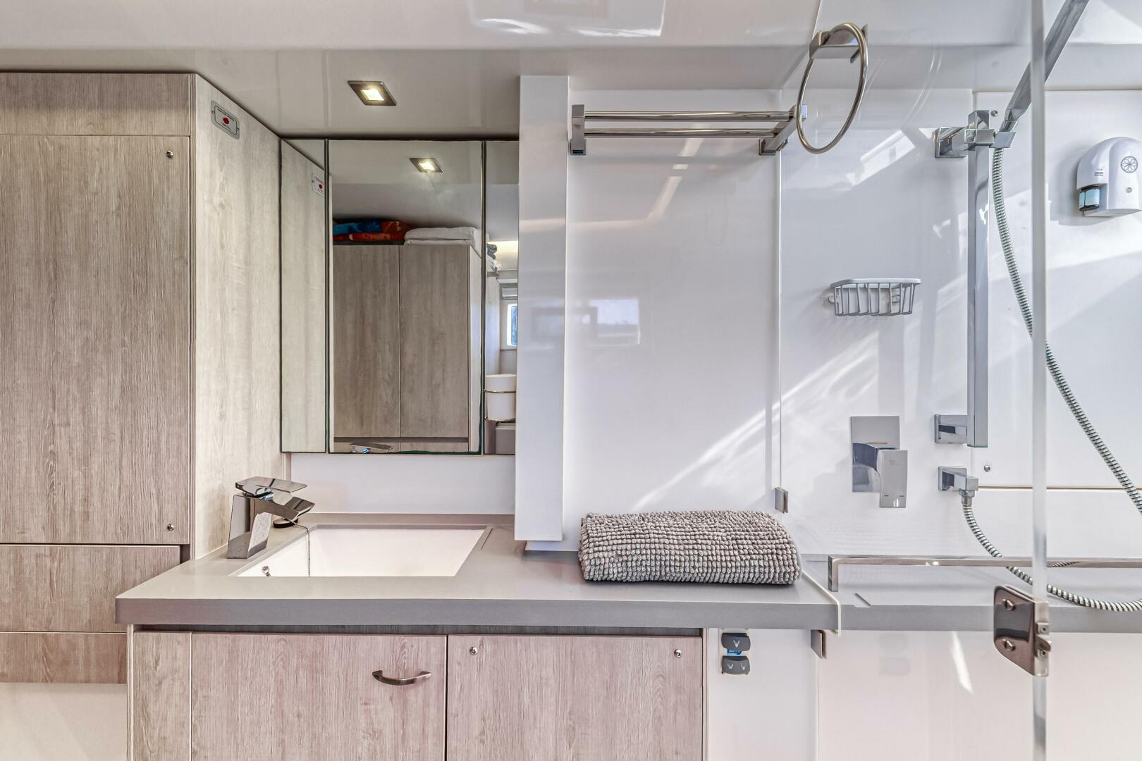 Slide: The Image of Leopard 45 2019 - 5257669