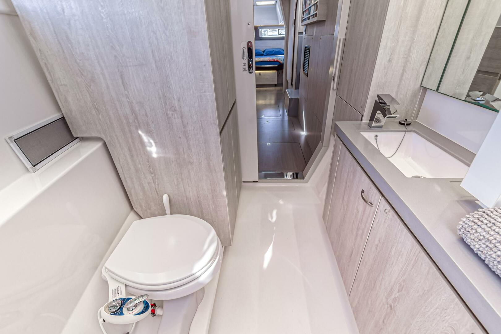 Slide: The Image of Leopard 45 2019 - 5257670