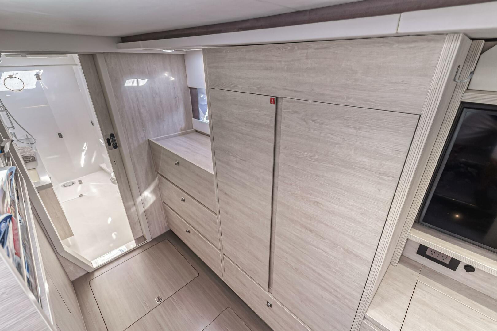 Slide: The Image of Leopard 45 2019 - 5257673