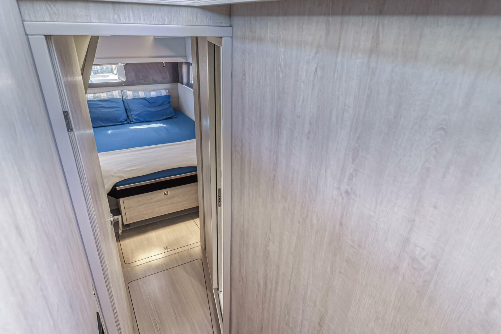 Slide: The Image of Leopard 45 2019 - 5257674