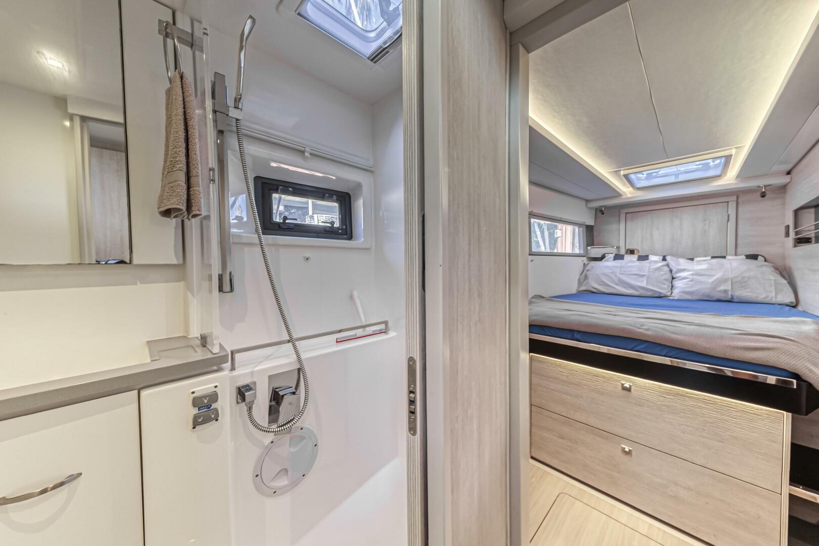 Slide: The Image of Leopard 45 2019 - 5257676