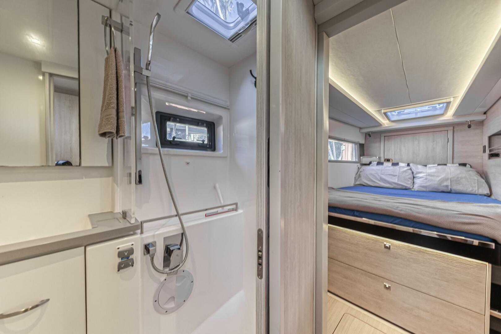 Slide: The Image of Leopard 45 2019 - 5257677