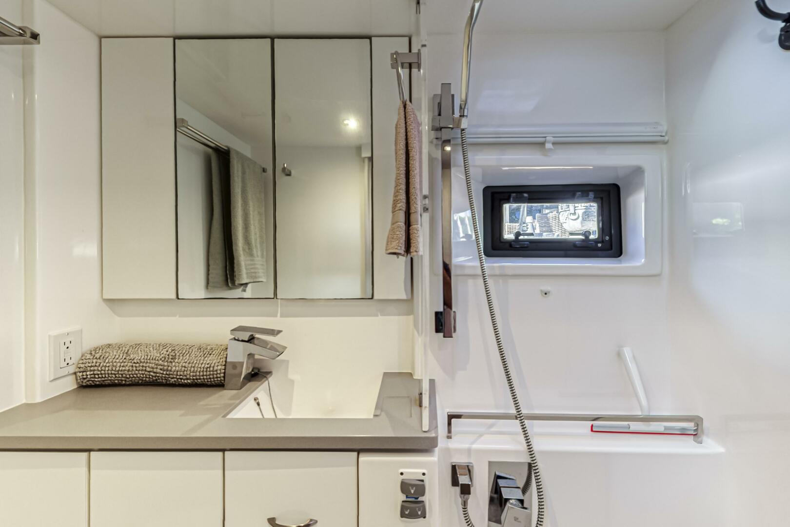 Slide: The Image of Leopard 45 2019 - 5257681