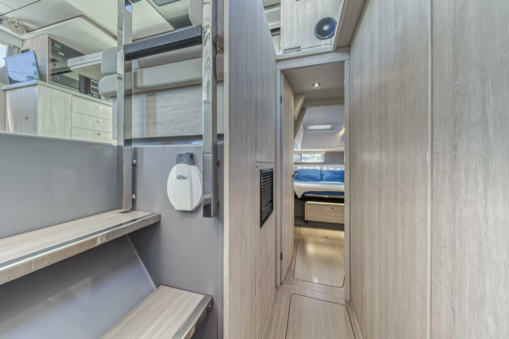 Slide: The Image of Leopard 45 2019 - 5257684