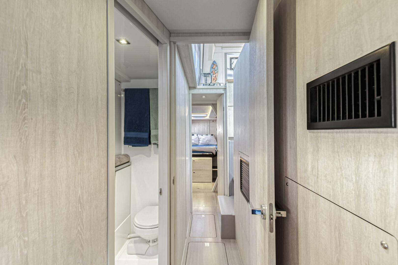 Slide: The Image of Leopard 45 2019 - 5257690