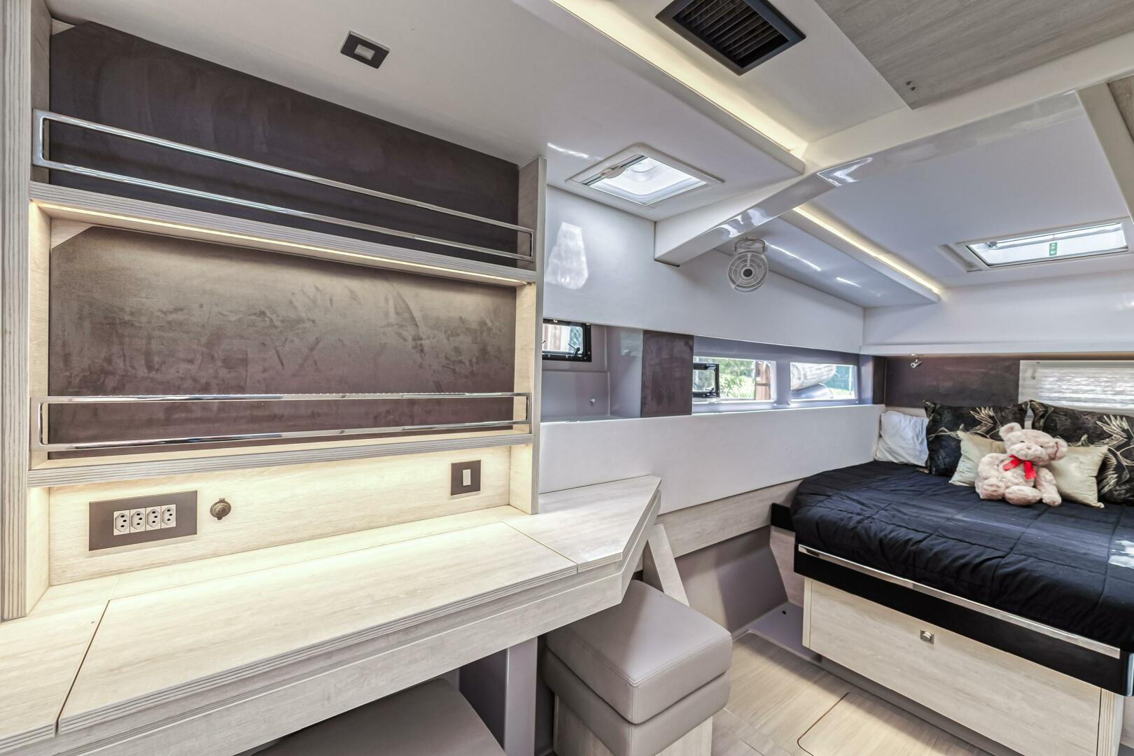 Slide: The Image of Leopard 45 2020 - 5321966