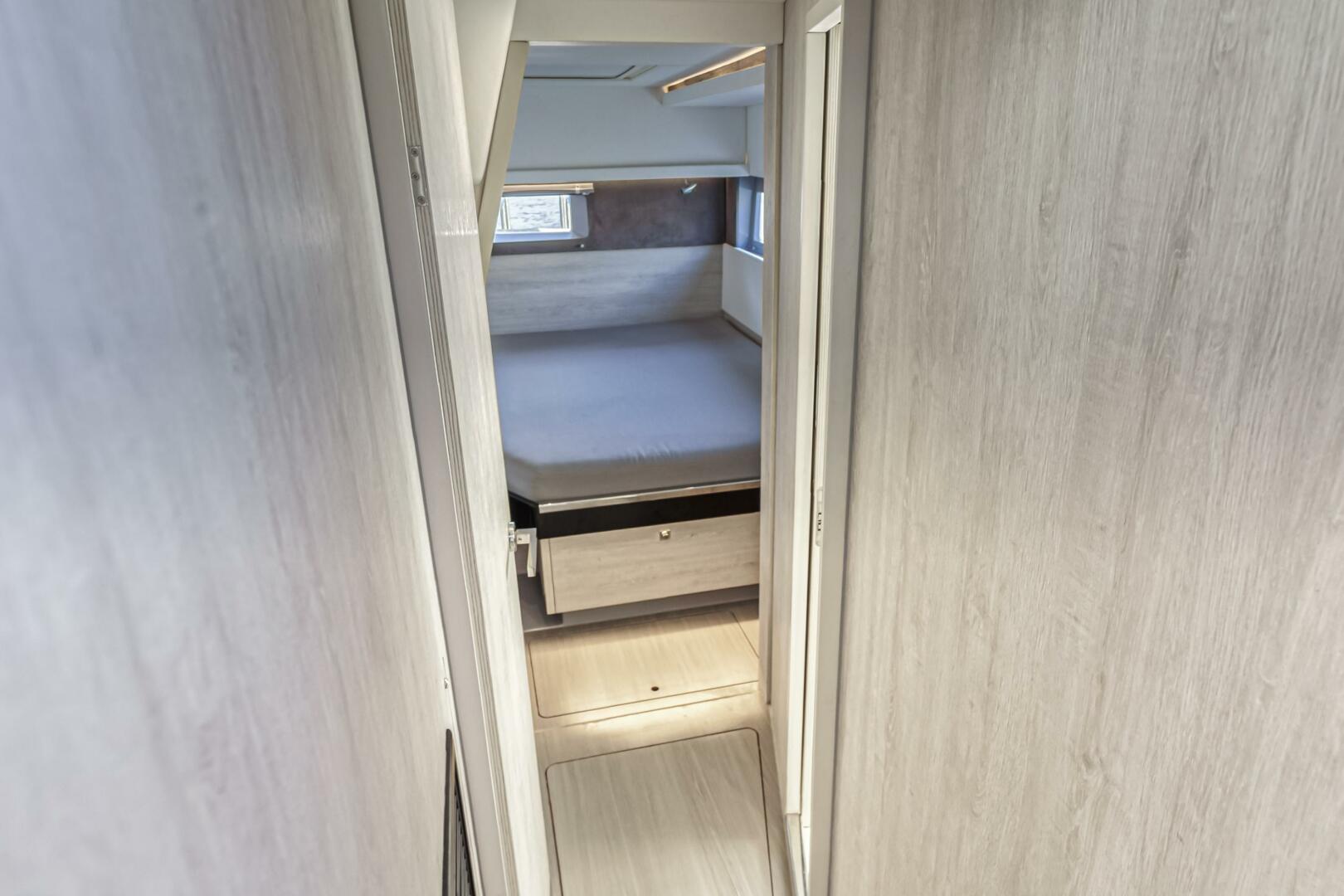 Slide: The Image of Leopard 45 2020 - 5321978