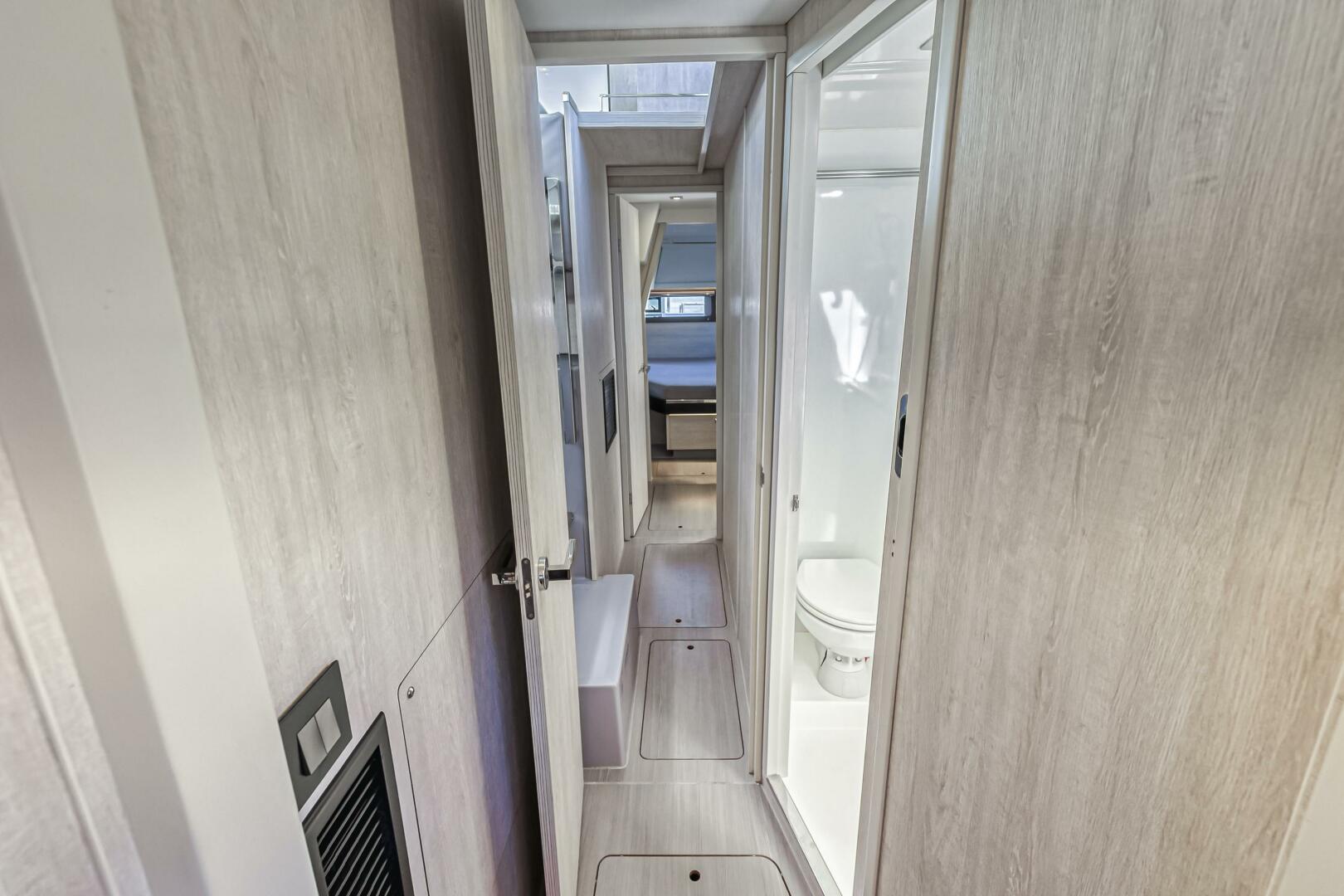 Slide: The Image of Leopard 45 2020 - 5321981