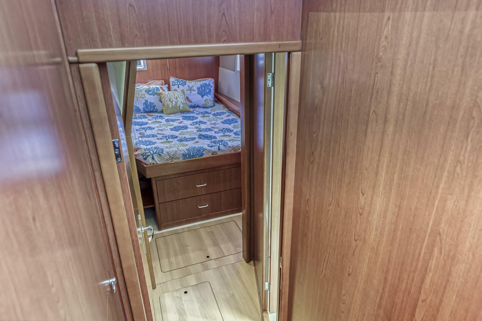 Slide: The Image of Leopard 48 2014 - 5161384