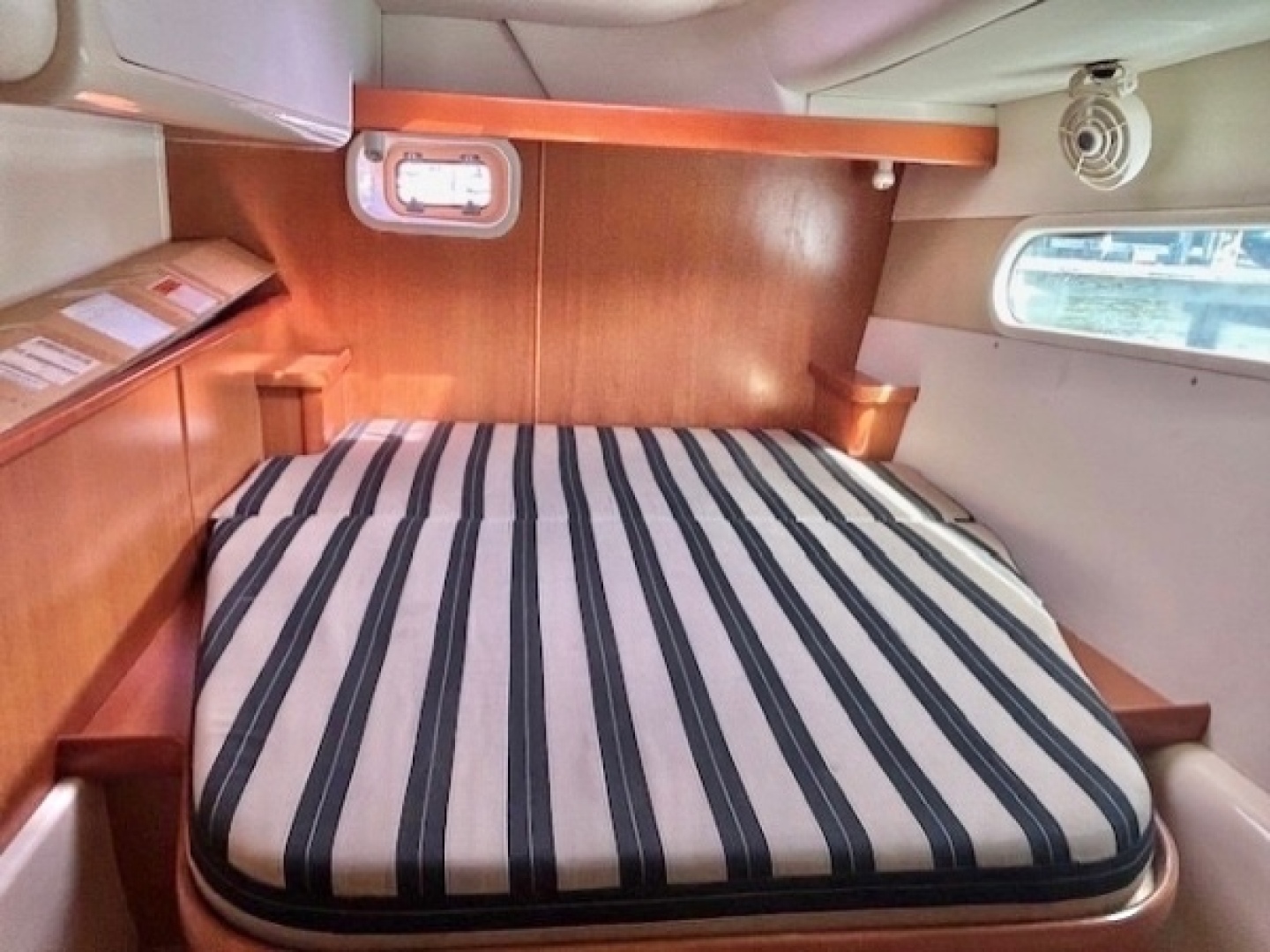 Slide: The Image of Used Sail Catamaran for sale 2009 Leopard 46 - HOMEPORT 4 - 4892889