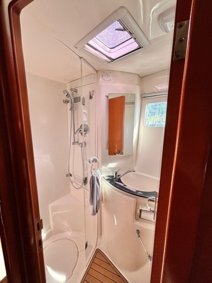 Slide: The Image of Used Sail Catamaran for sale 2009 Leopard 46 - HOMEPORT 4 - 4894845