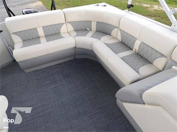 Slide: The Image of Lexington 321 S 2023 - 15355145