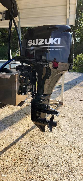 Slide: The Image of Lexington 321 S 2023 - 15355148