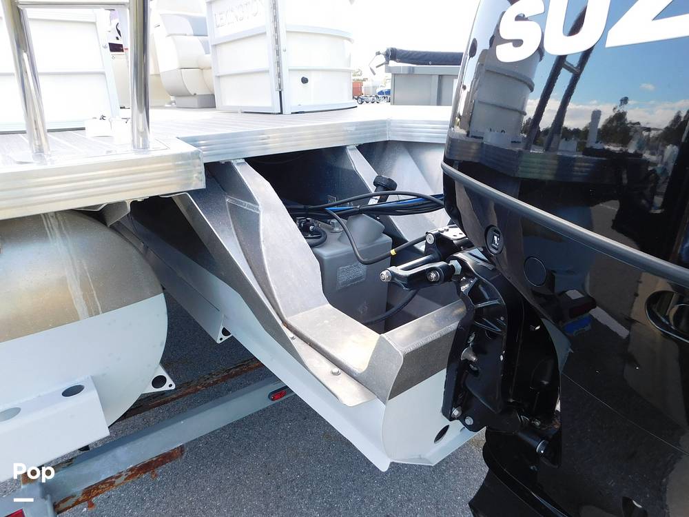 Slide: The Image of Lexington 524 5 Series 2022 - 14952516