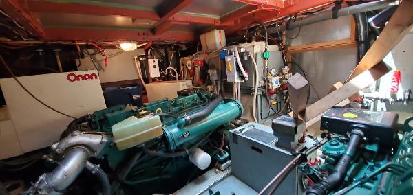 Slide: The Image of Engine Compartment (port) - 30