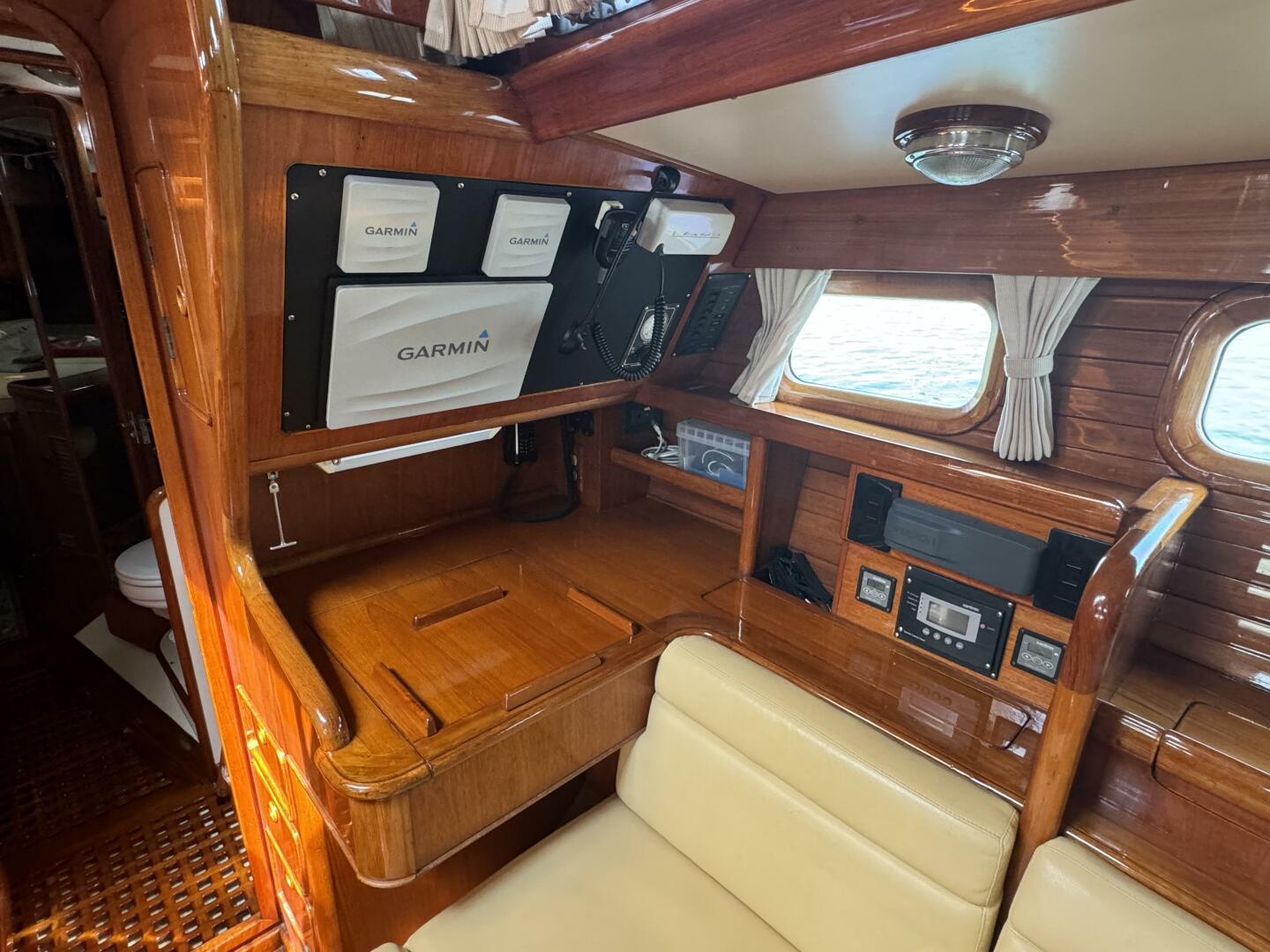 Slide: The Image of Little Harbor 46 Center Cockpit 1986 - 4924842