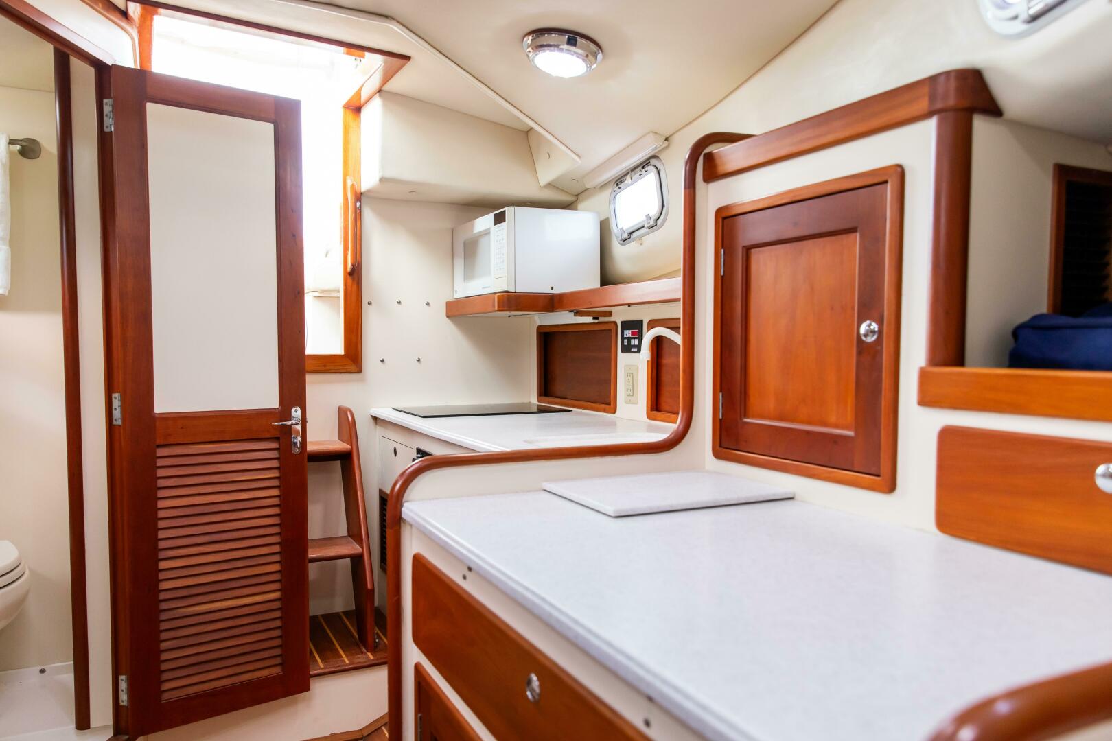 Slide: The Image of Little Harbor Whisper Jet 34 2001 - 4973889