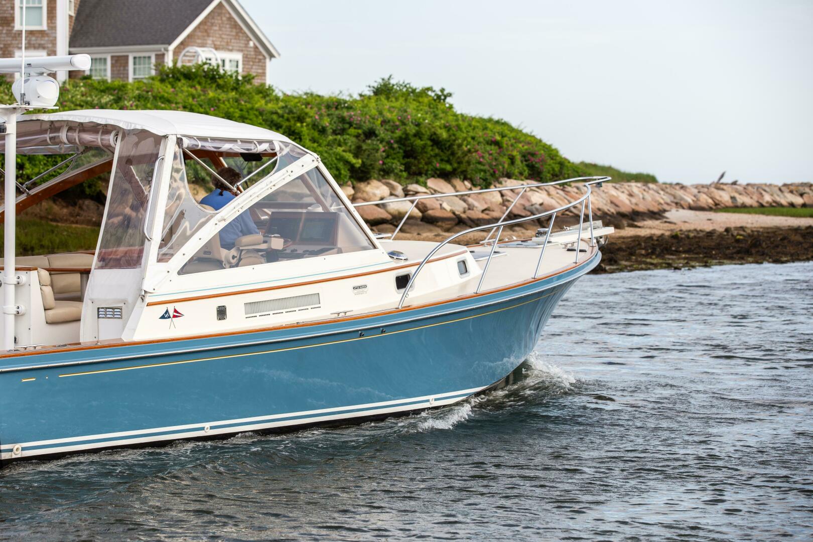 Slide: The Image of Little Harbor Whisper Jet 34 2001 - 4974006
