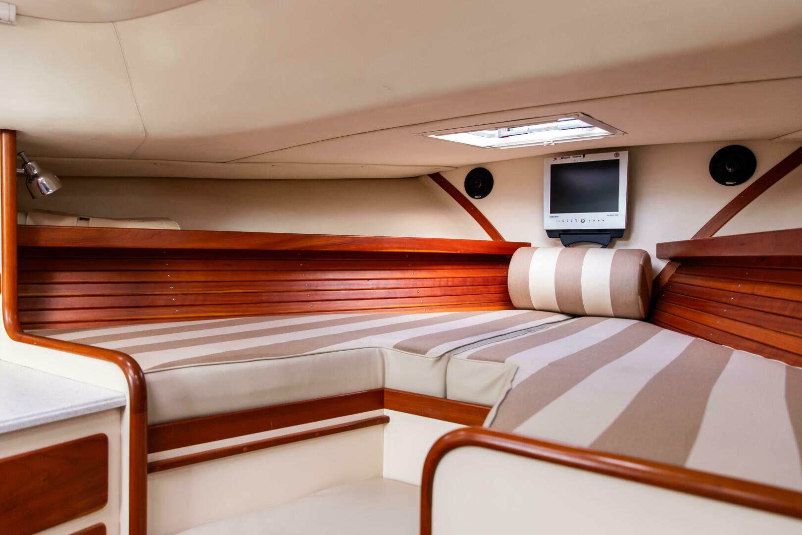 Slide: The Image of Little Harbor Whisper Jet 34 2001 - 4973895
