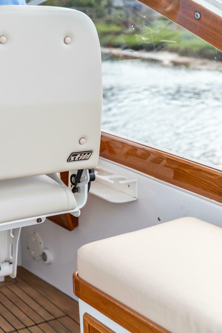 Slide: The Image of Little Harbor Whisper Jet 34 2001 - 4974042