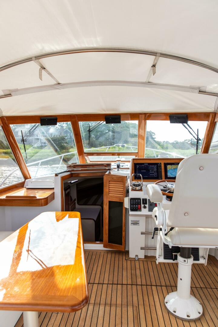 Slide: The Image of Little Harbor Whisper Jet 34 2001 - 4974055